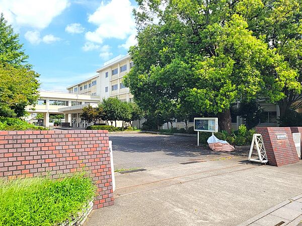 鴻巣市立鴻巣南中学校まで約1430ｍ