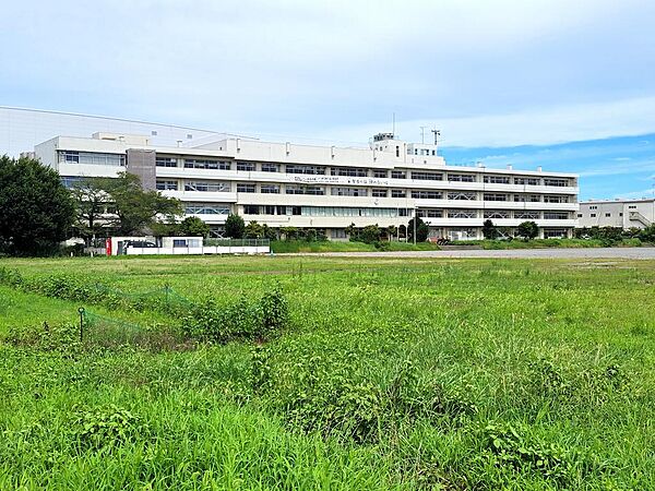 桶川市立加納中学校まで約1550ｍ