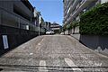駐車場の出入り...