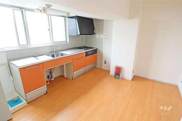 DK差し込む光がお部屋の雰囲気を明るくします。