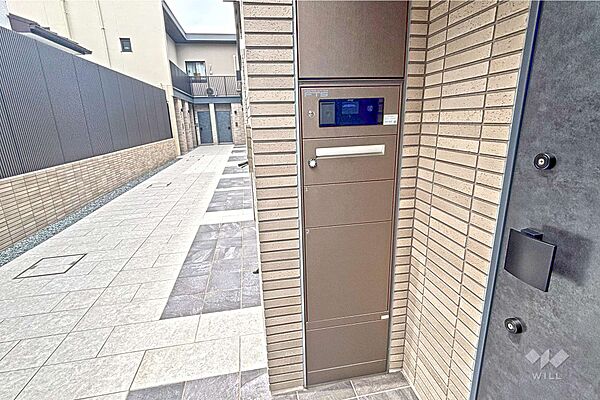 各住戸につき2つの宅配ボックス付き。お仕事がお忙しい方にも安心です！