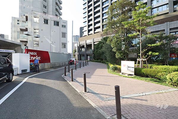 敷地南側の前面道路