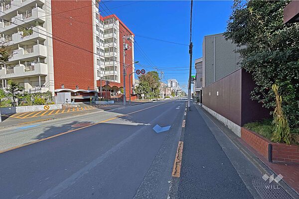 敷地北側前面道路（西側から）