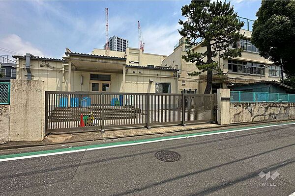 入新井第一小学校[公立]の外観