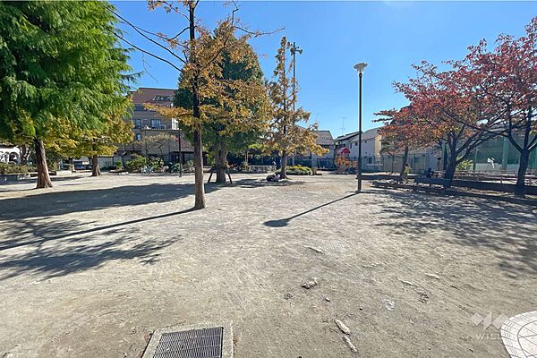 敷地に隣接する上池台三丁目公園