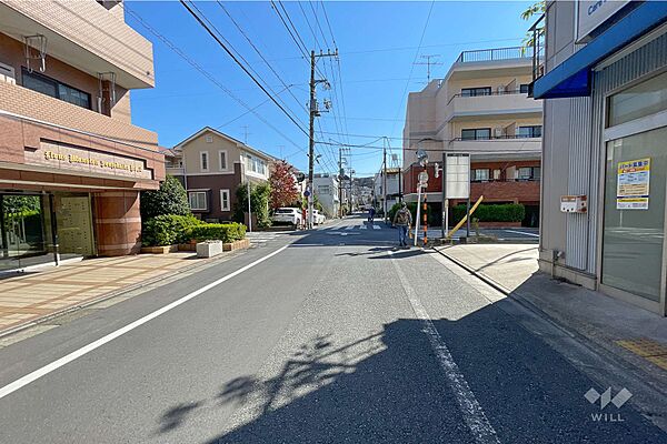 敷地南東側の前面道路