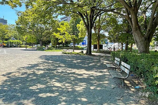 南河原公園の外観