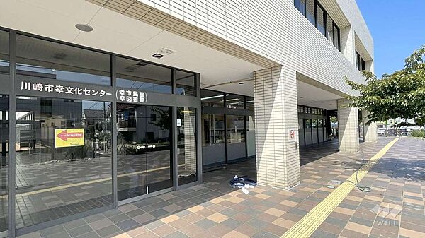 幸図書館の外観