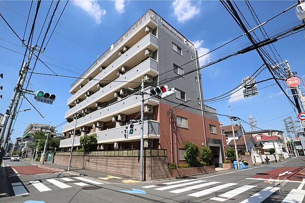 センチュリープラチナマンション千鳥町の外観(南東側から)