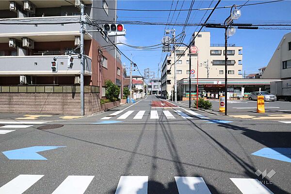 敷地東側の前面道路