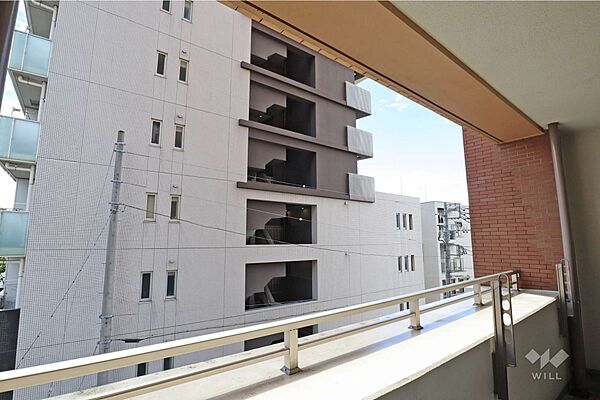 バルコニーからの眺め（南方向）洗濯物もよく乾きそうです。