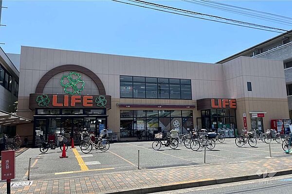 ライフ(大森南店)の外観