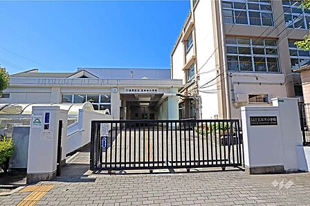 五本木小学校[公立]の外観