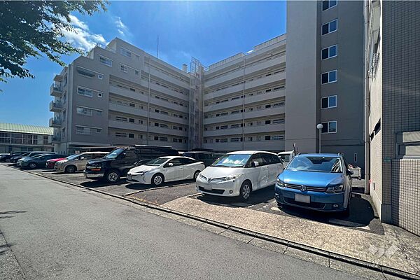 敷地内駐車場（屋外平面式）