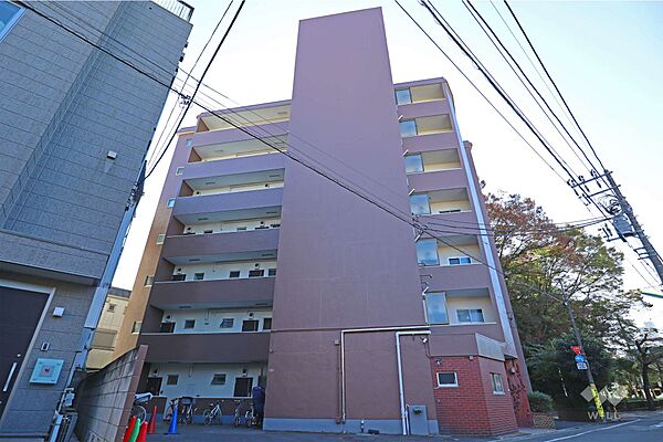 マンション祐天寺の外観(北側から)