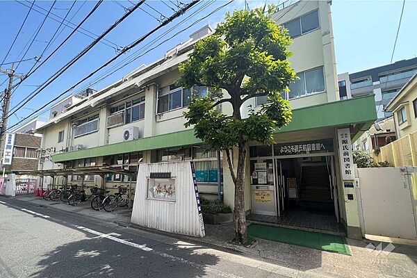 源氏前図書館の外観