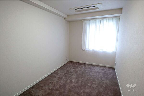 洋室約6.1帖ゆとりのあるお部屋です。