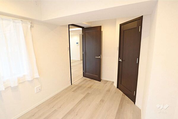洋室約5.5帖クローゼット付きです。