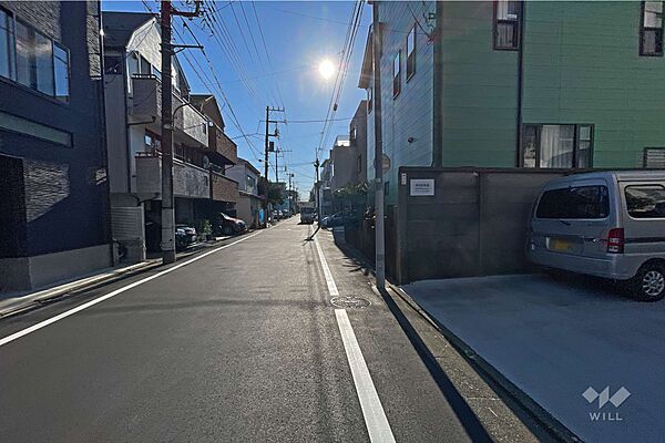 敷地北東側の前面道路
