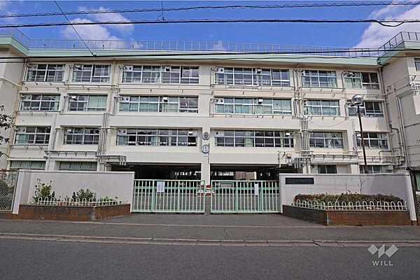 上祖師谷中学校[公立]の外観