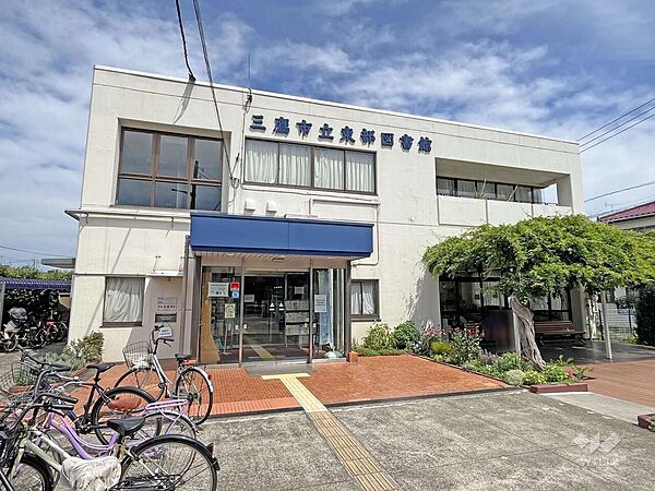 東部図書館の外観