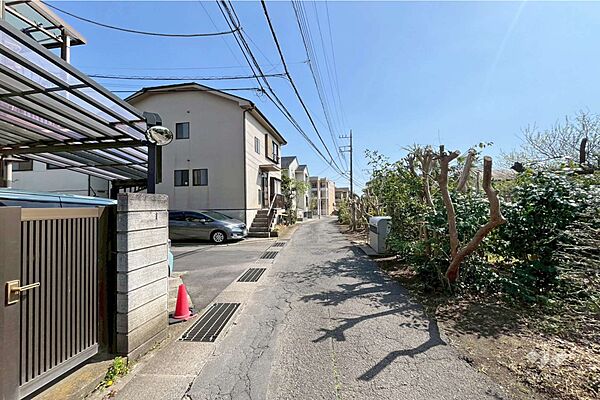 西側2項道路（北側から）