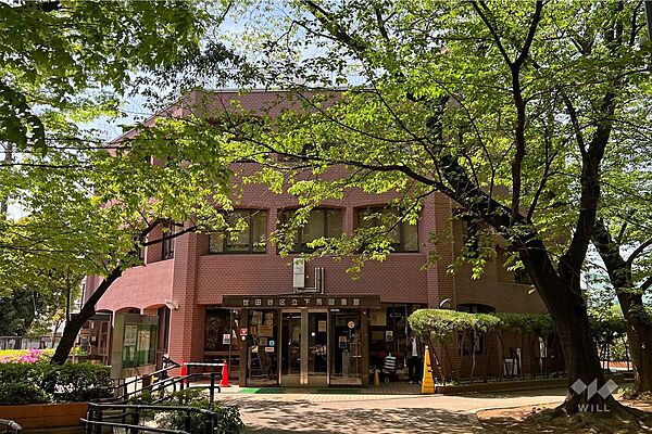 下馬図書館の外観
