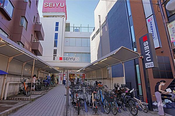 西友(下高井戸店)の外観