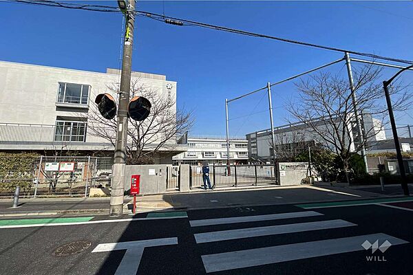 下北沢小学校[公立]の外観