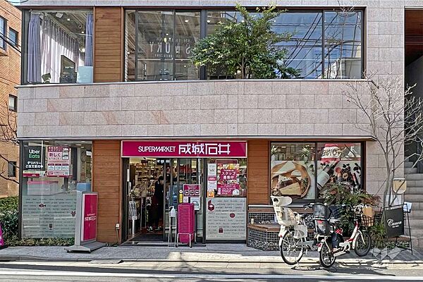 成城石井(下北沢西口店)の外観