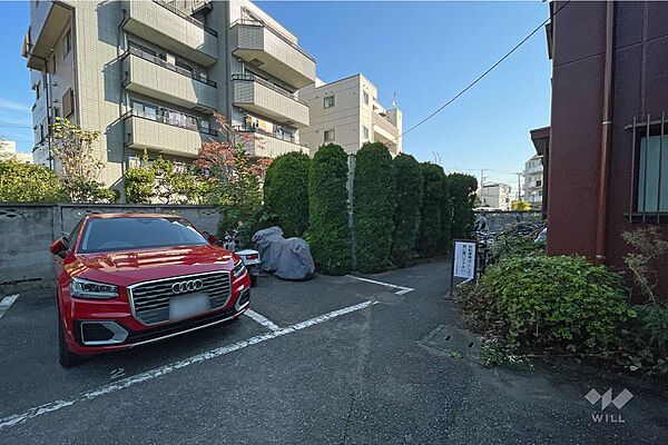 敷地内駐車場（屋外平面式）