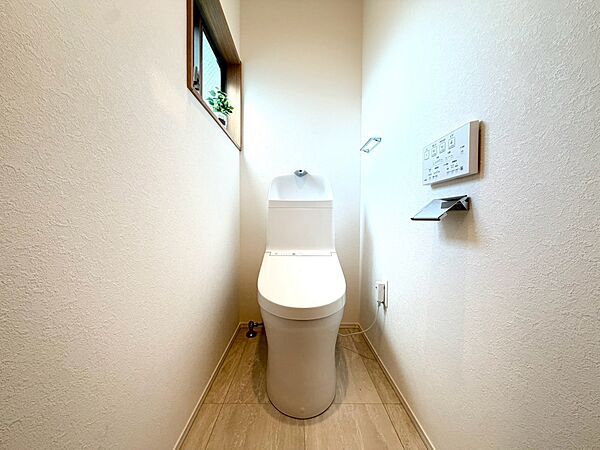 トイレは1階と2階に2箇所あり、ご家族の多い方にとって忙しい朝でも混み合いにくいです。