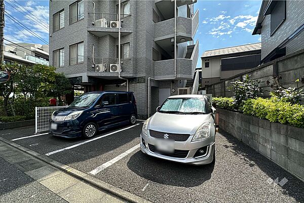 敷地内駐車場（屋外平面式）