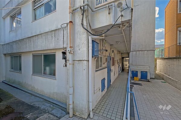 敷地の入り口