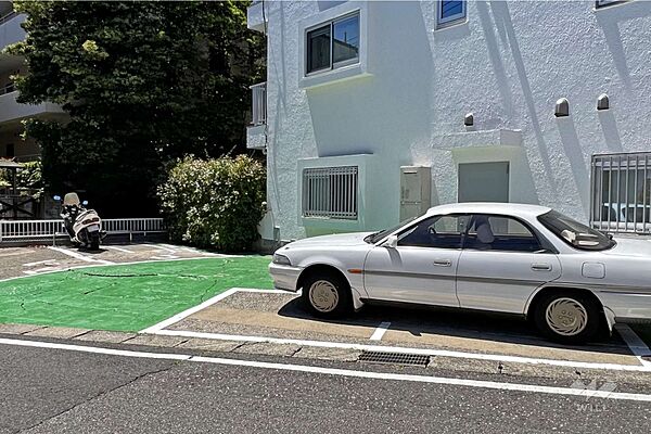 敷地内駐車場（屋外平面式）