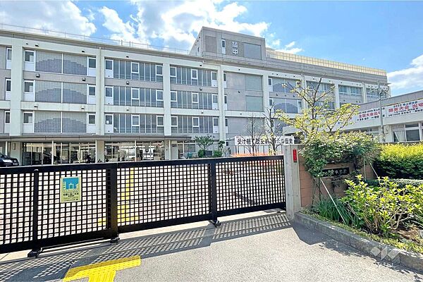 橘中学校[公立]の外観