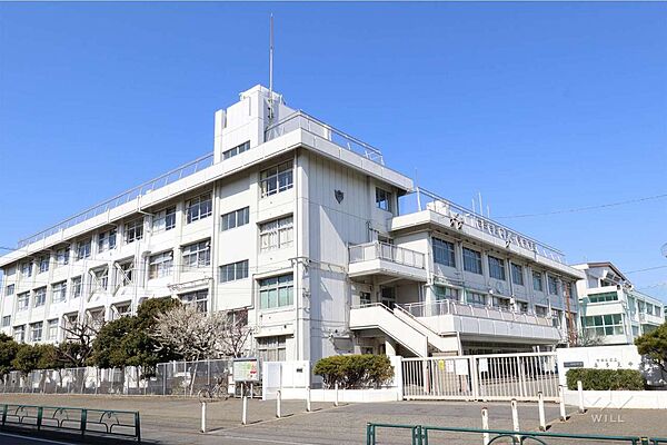喜多見中学校[公立]の外観
