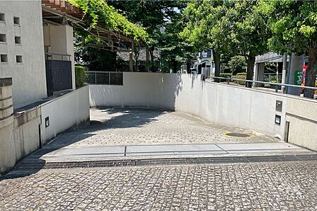 駐車場の出入り口
