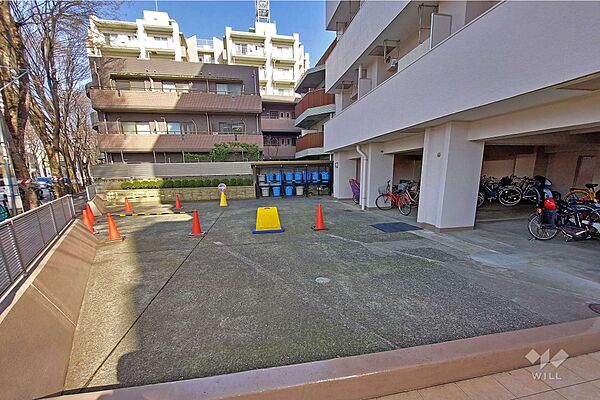 敷地内駐車場（屋外平面式）