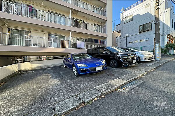 敷地内駐車場（屋外平面式）