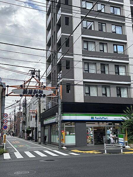 ファミリーマート