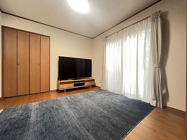 40坪以上のゆとりある敷地に建つ太陽光蓄電池付き2階建て中古戸建てです！