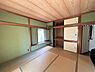 和室：リビングに隣接した8帖の和室！扉を開けると更に広い空間になります！