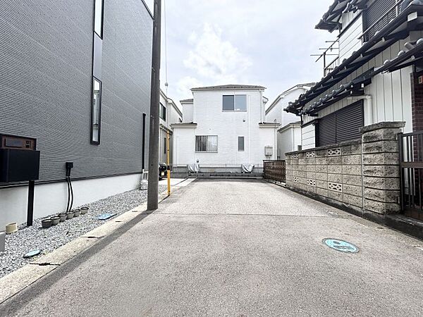3沿線2駅利用可！千代田・常磐線「新松戸」駅まで徒歩約14分と都内へのアクセスにも便利です！