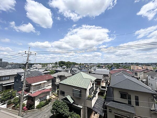 7階建4階部分のためひらけた眺望です◎