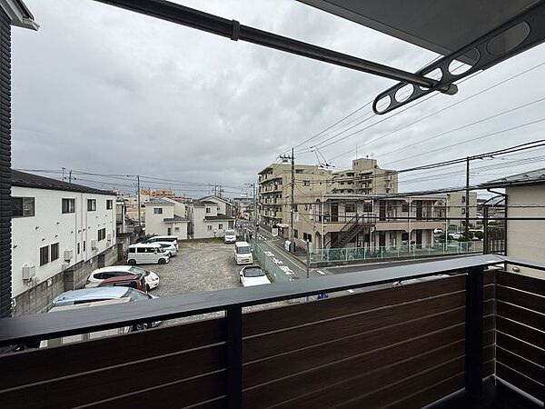 南面バルコニーで陽当り良好！前面に遮る建物はなく落ち着いた住宅街の眺望が楽しめます♪