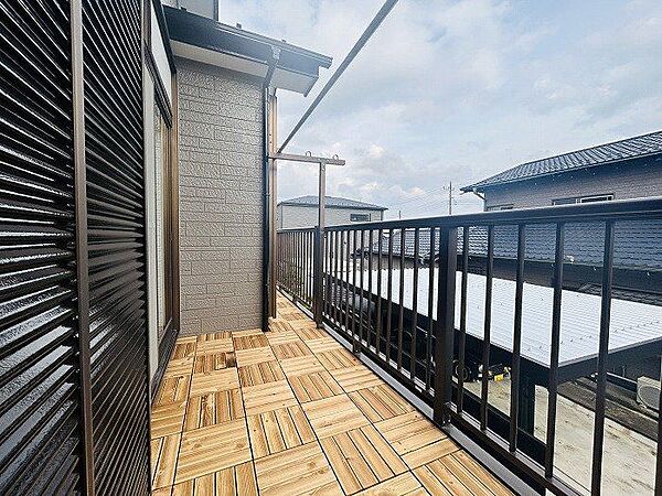 南面バルコニー！一日を通して日当たり・風通しともに良好でお洗濯物も気持ちよく乾きます♪
