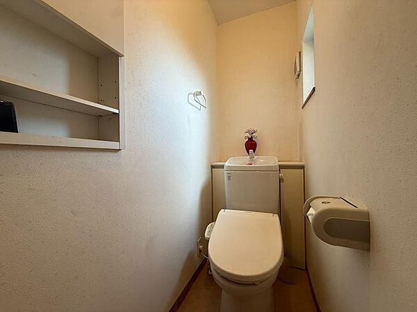 1階・2階それぞれにトイレがあるので、ご家族が増えても安心ですね。