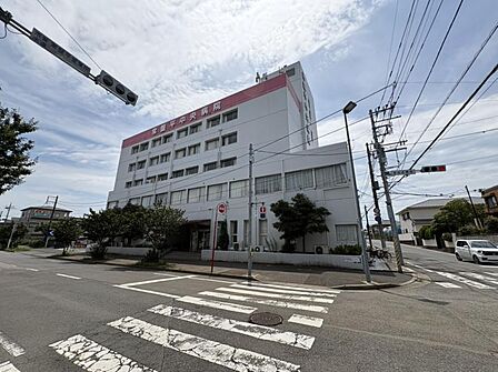 常盤平中央病院まで 551m 徒歩約7分 複数の科や入院設備も備えた総合病院です。在宅支援も行っています。