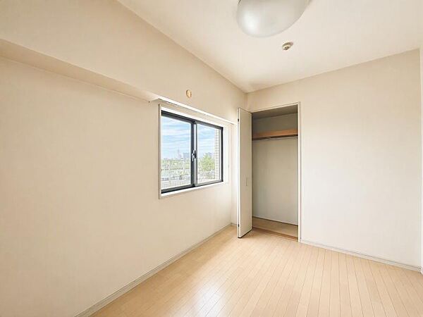 ※一部CG加工により残置物を除去しています。お掃除もラクチンなフローリングのお部屋です！
